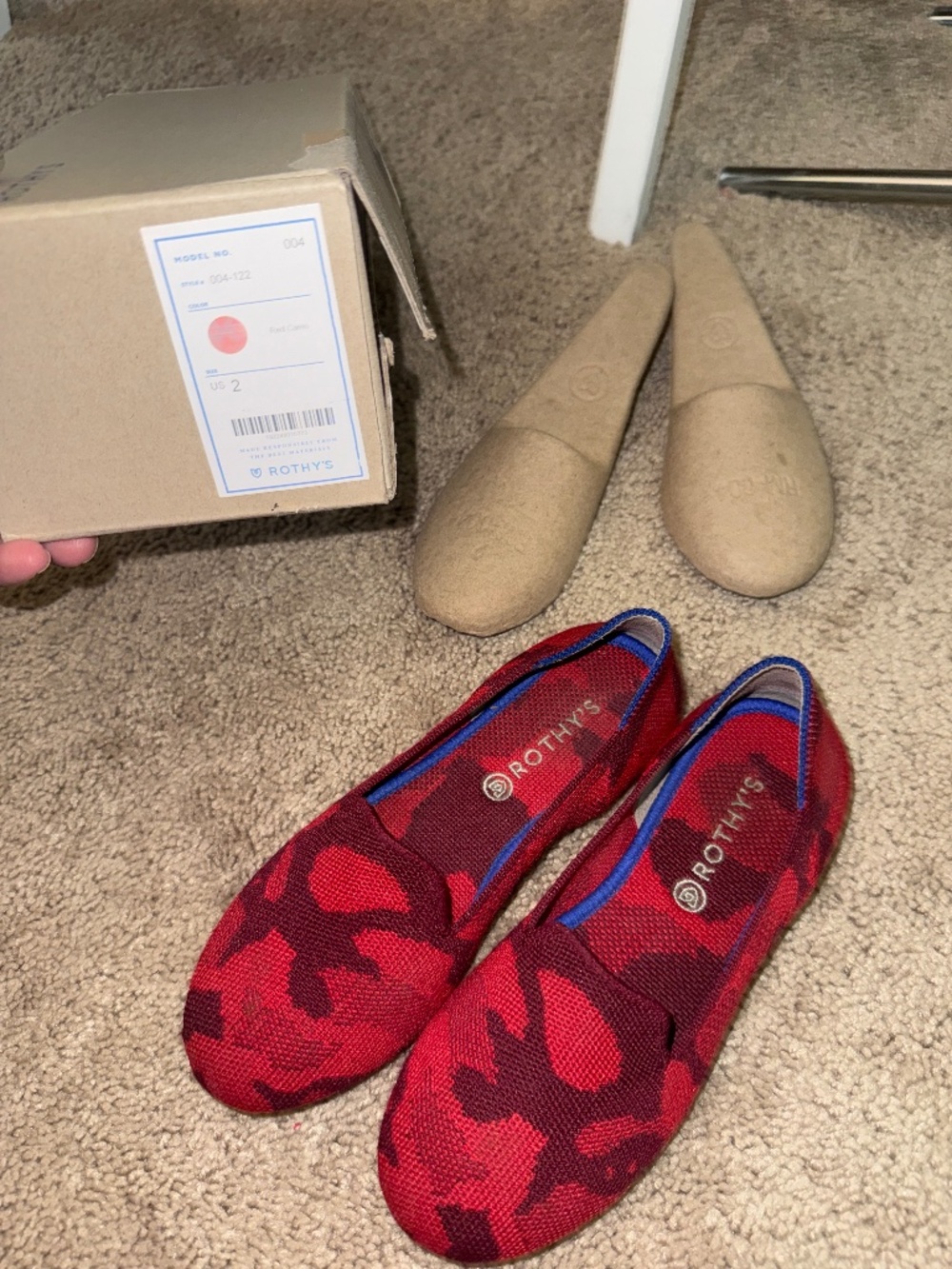 Rothy’s Children’s Red Camo Loafer, size 2